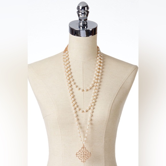 Cato | LAYERED LONG PEARL PENDANT NECKLACE - Picture 3 of 5